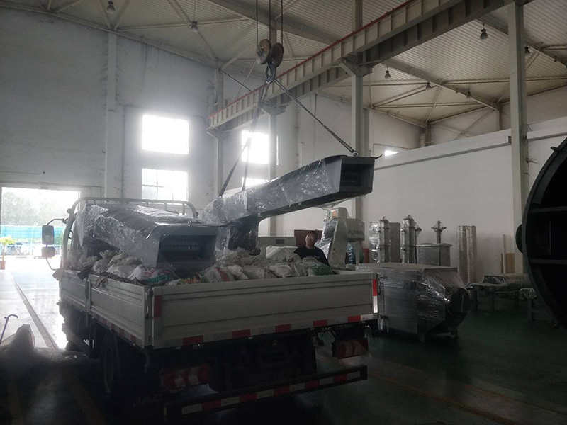 上?？蛻魴C械格柵發貨1